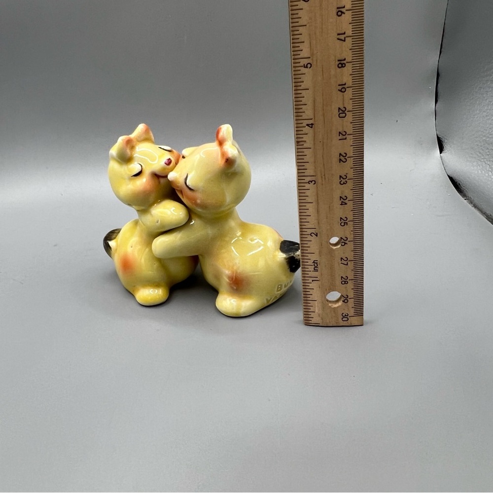 Vintage Van Tellingen Huggers Bunny Hug Salt & Pepper Shakers 1940's Yellow - Picture 3 of 8